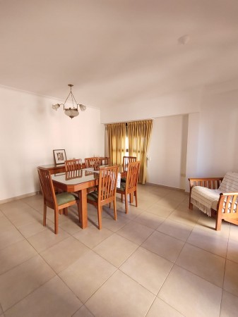 DEPARTAMENTO DE DOS DORMITORIOS ZONA CENTRO c/COCHERA