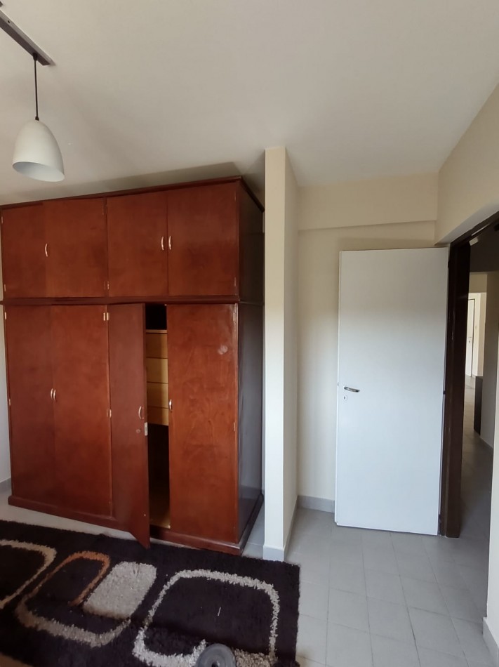 Departamento ubicado en calle General Lopez N° 3681, ingreso por PH.
