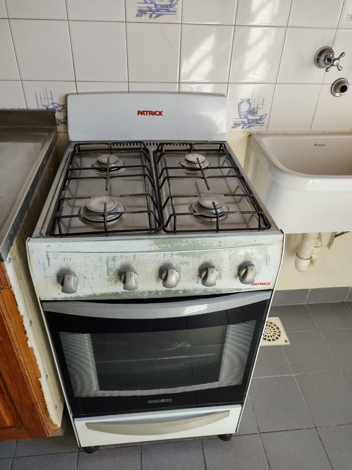 Departamento ubicado en calle General Lopez N° 3681, ingreso por PH.