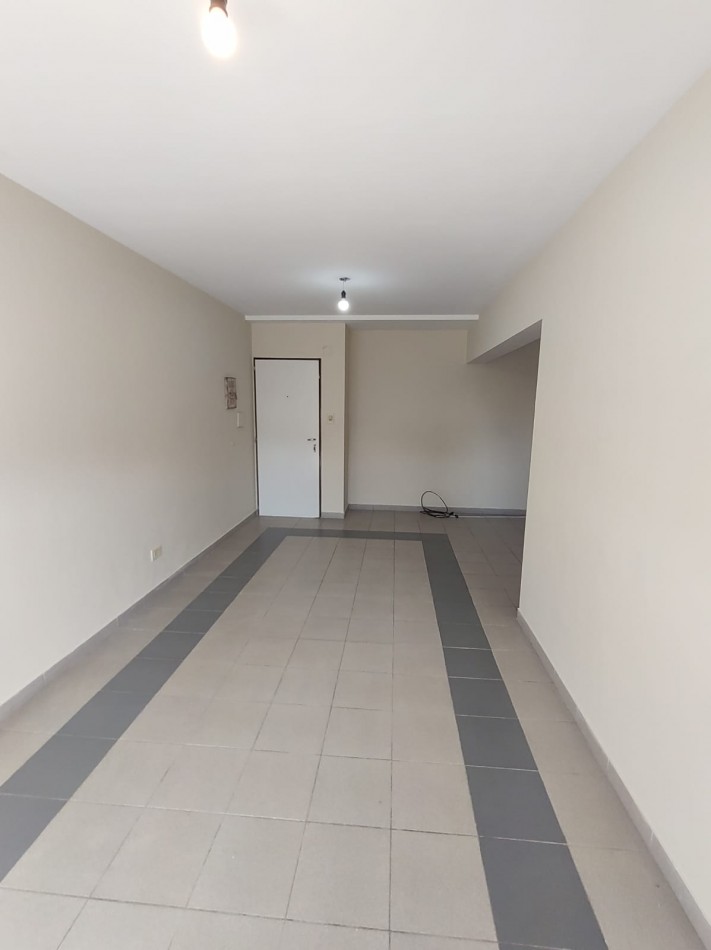 Departamento ubicado en calle General Lopez N° 3681, ingreso por PH.