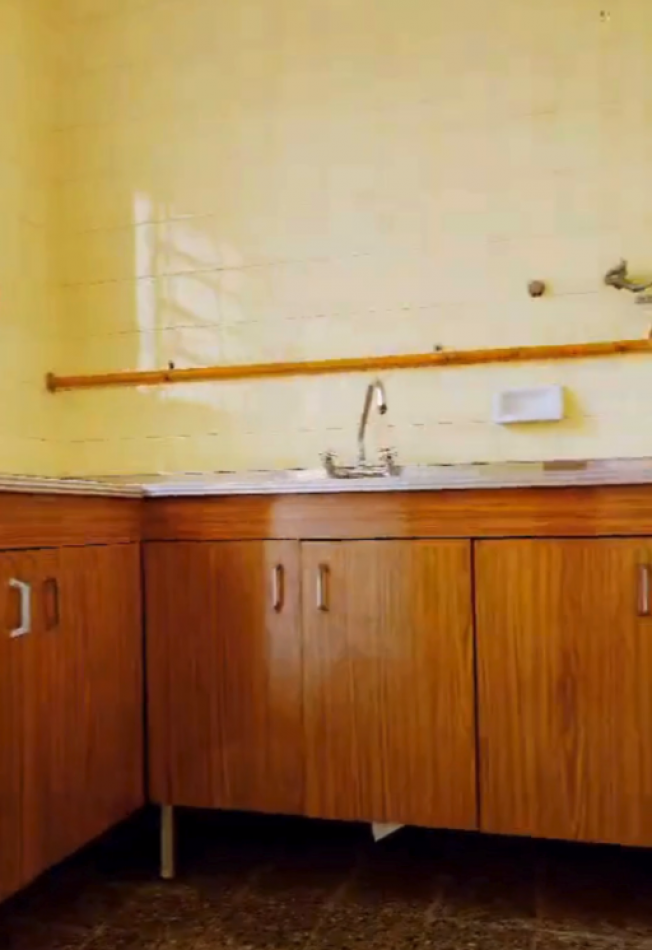 Departamento ubicado en calle 4 de enero 1861 - Piso 1 por escalera 