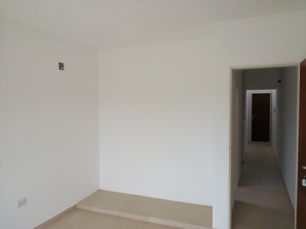 Casa en Av. French 1916 de 2 plantas con cochera