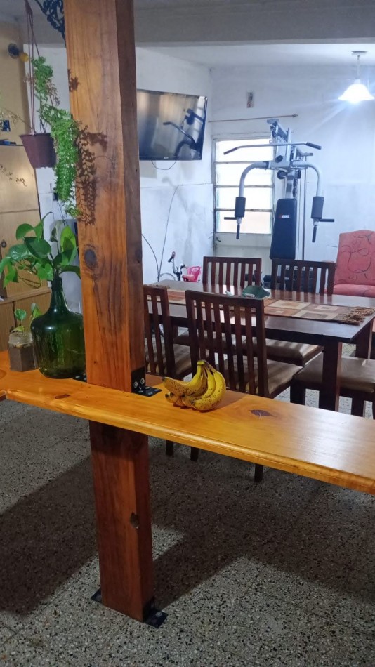 Casa de dos plantas 4 DE ENERO 6056 