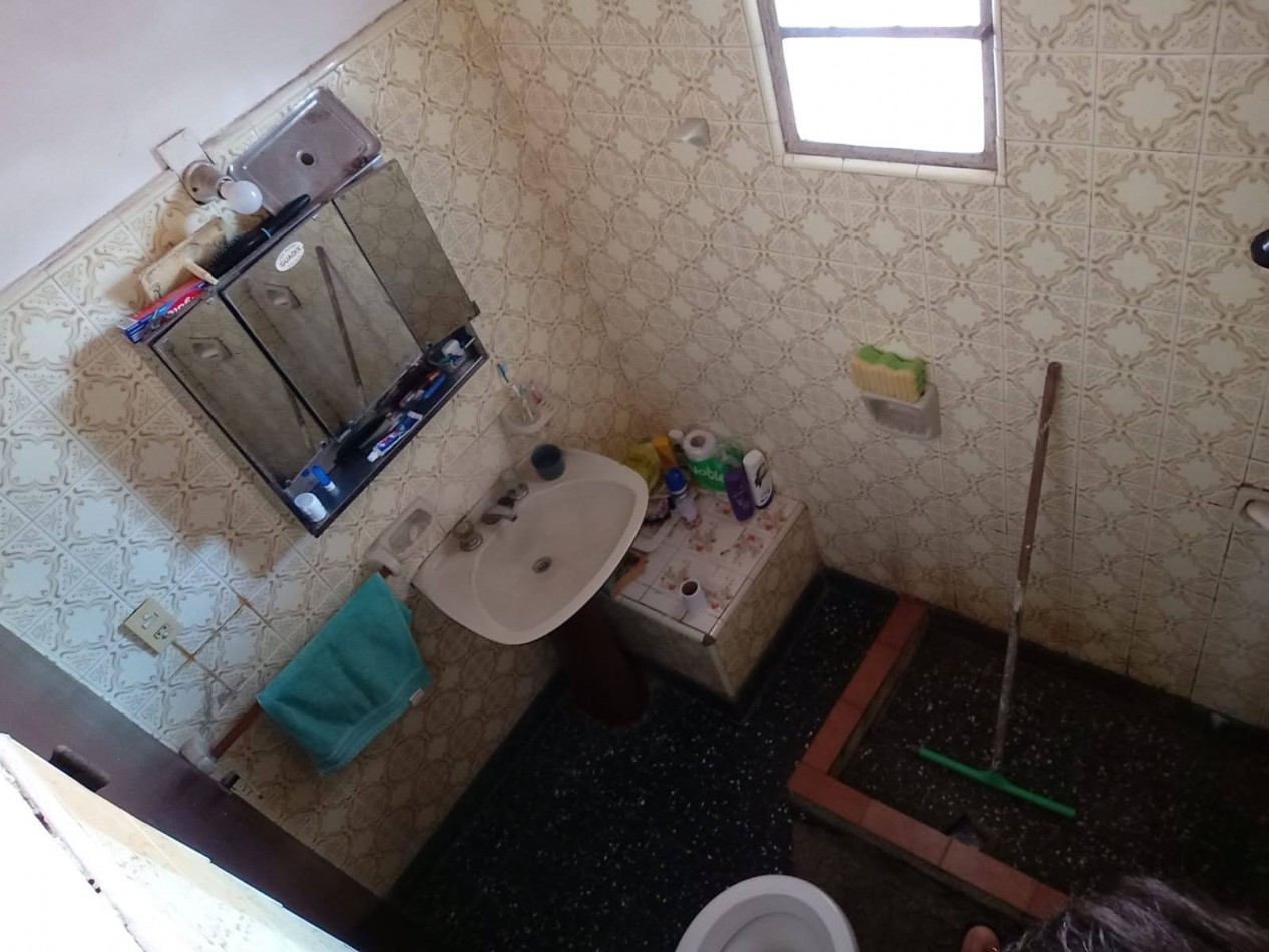 Casa de dos plantas 4 DE ENERO 6056 