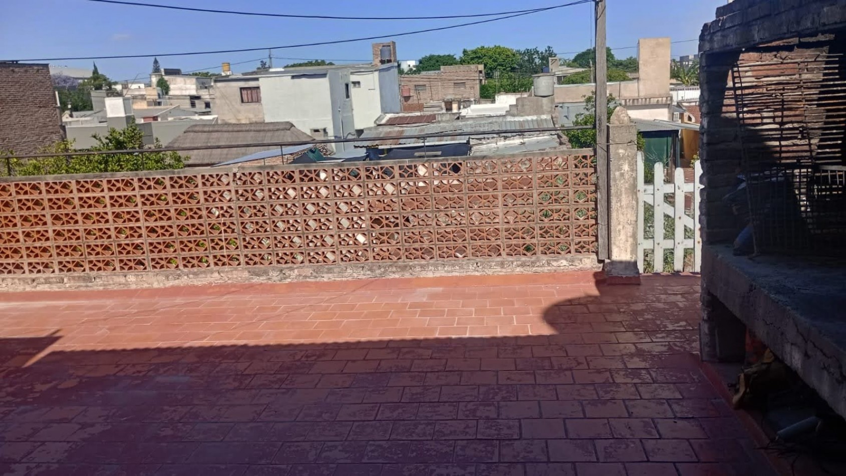 Casa de dos plantas 4 DE ENERO 6056 