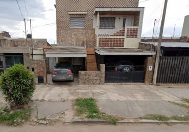 Casa de dos plantas 4 DE ENERO 6056 